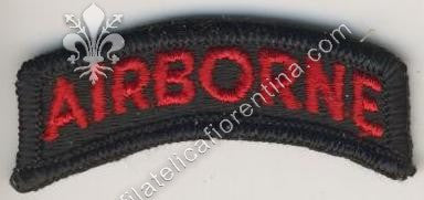 Scritta da spalla "AIRBORNE" rosso su nero