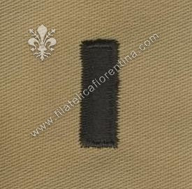 Gradi tenente (desert) nero su sabbia