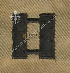 Gradi capitano (desert) nero su sabbia