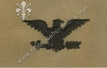 Gradi colonnello (desert) nero su sabbia