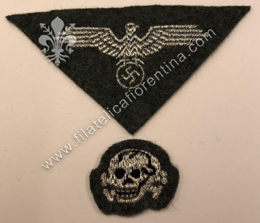 Aquila e totenkopf da Ufficiale SS su fondo feldgrau grigio scuro